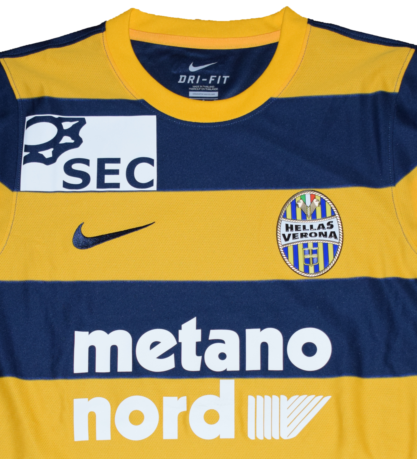 Hellas Verona 2016/17 Home kit Small BNWT