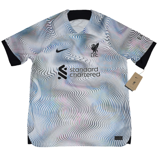 Liverpool 2022/23 Away kit Large BNWT