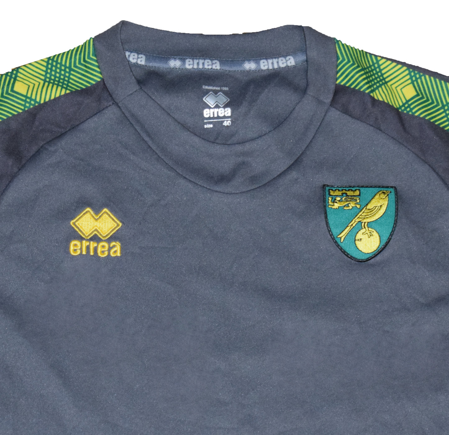 Norwich City 2019/20 Training kit Small