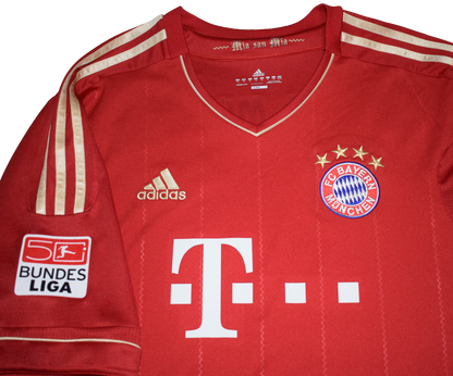 Bayern München 2011/12 Home Kit with Official Mario Gomez Print XL