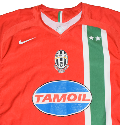 Juventus 2005/06 Away kit Medium